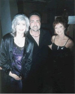 Emmylou Harris, Rique and Pat Benetar at Women Who Rock Breast Cancer Concert 2001 Los Angeles