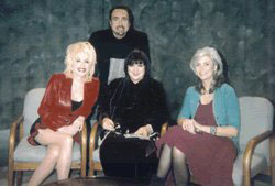 Rique, Dolly Parton, Linda Rondstadt and Emmylou Harris at Trio Press Tour -  New York 2000  
